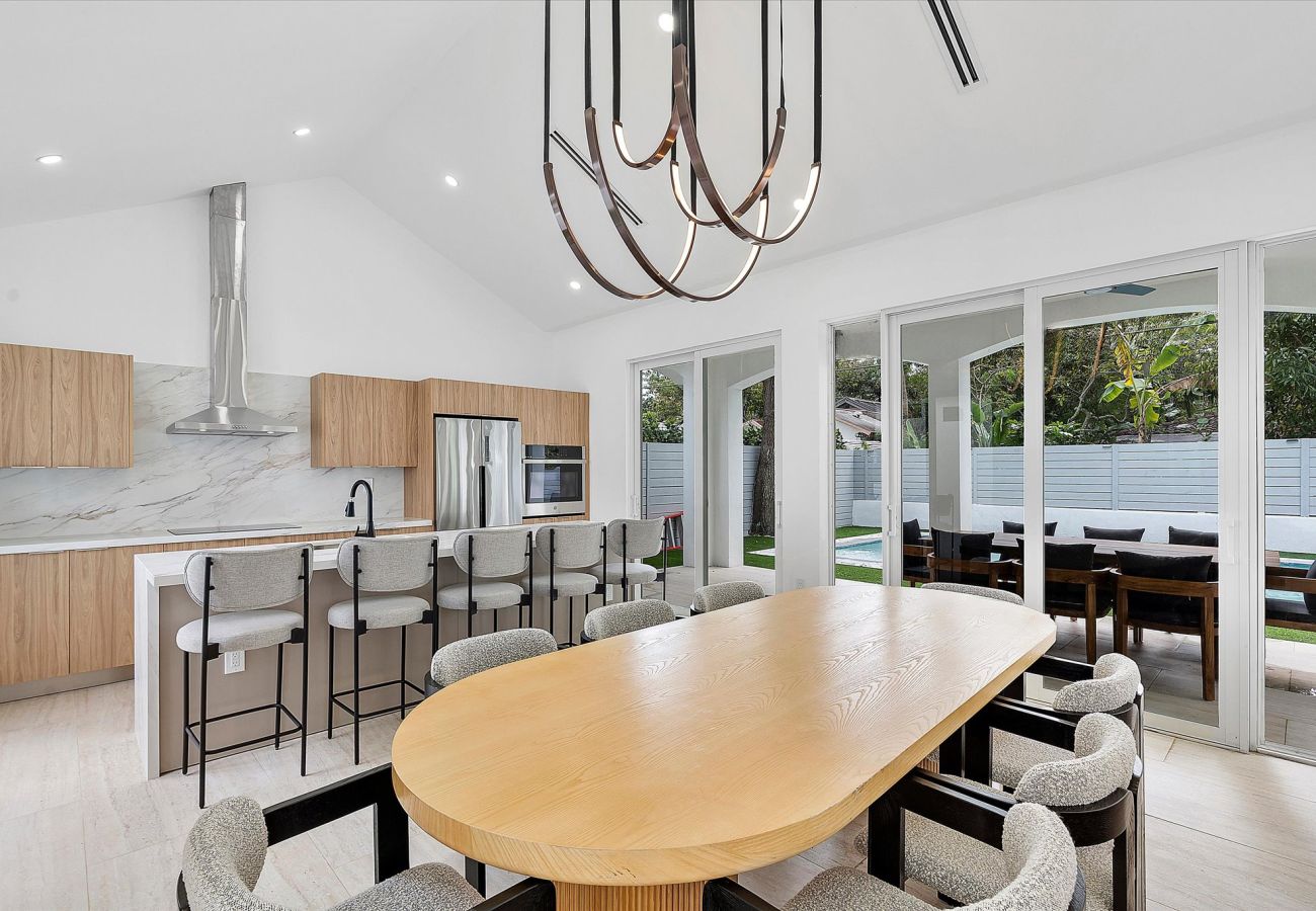 House in Miami - UPSCALE VACATION HOUSE IN HEART OF DESIGN DISTRICT