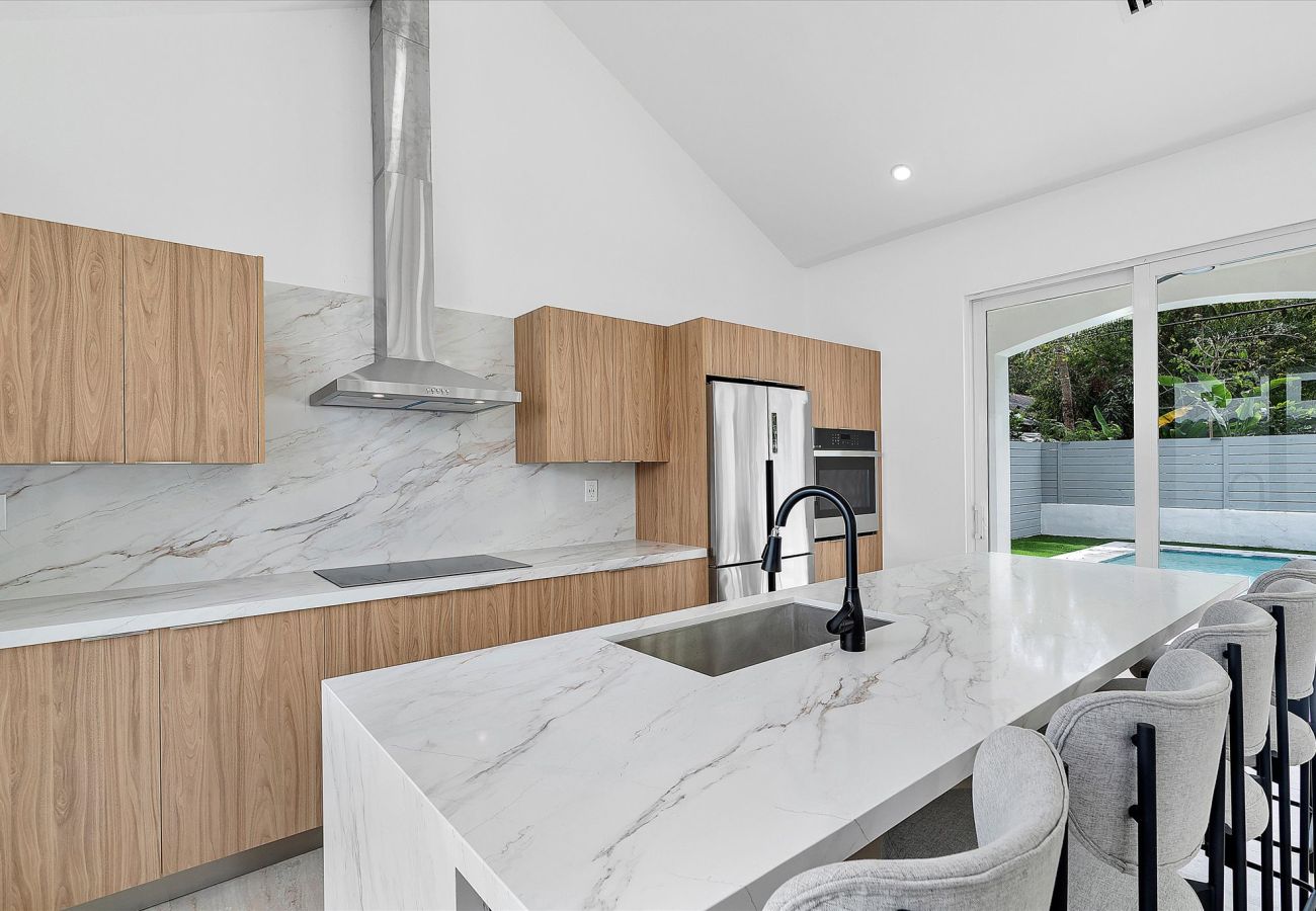 House in Miami - UPSCALE VACATION HOUSE IN HEART OF DESIGN DISTRICT