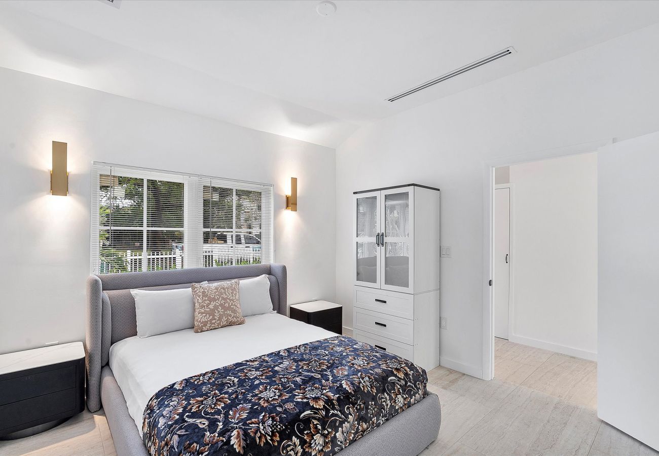 House in Miami - UPSCALE VACATION HOUSE IN HEART OF DESIGN DISTRICT