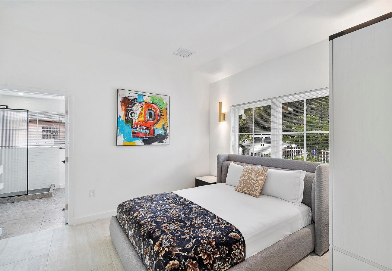 House in Miami - UPSCALE VACATION HOUSE IN HEART OF DESIGN DISTRICT