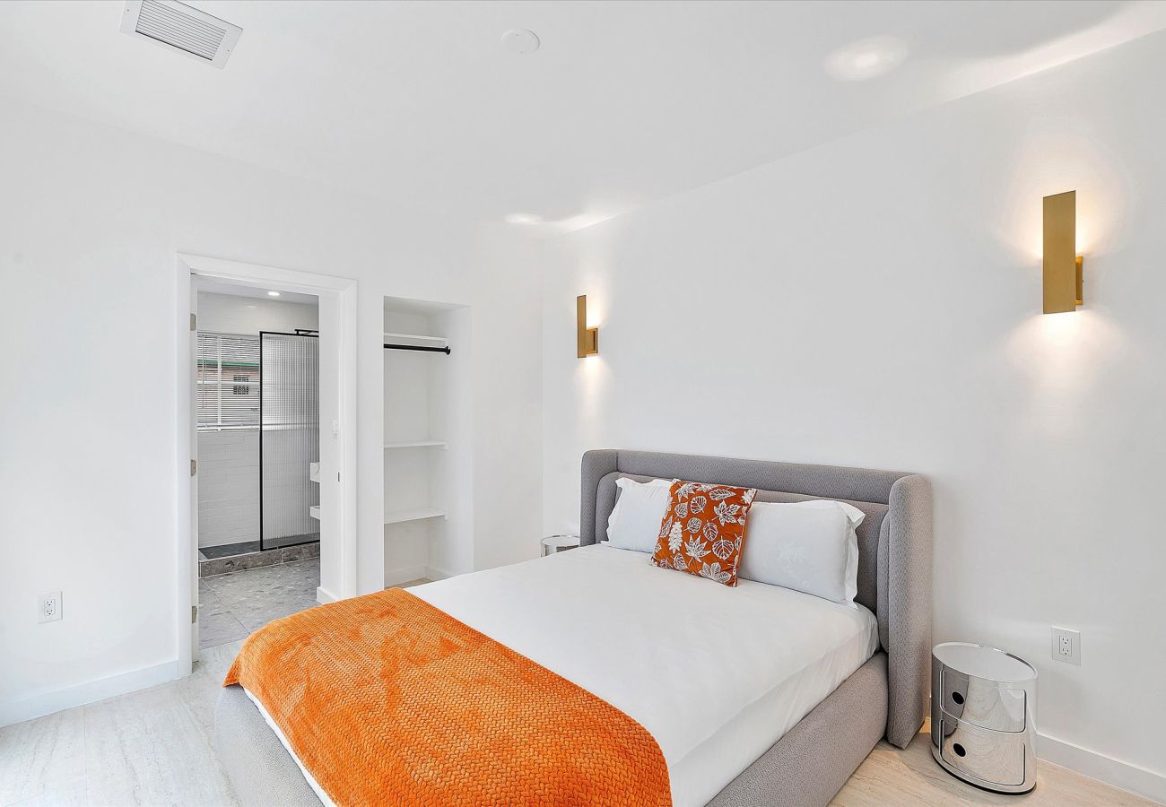 House in Miami - UPSCALE VACATION HOUSE IN HEART OF DESIGN DISTRICT