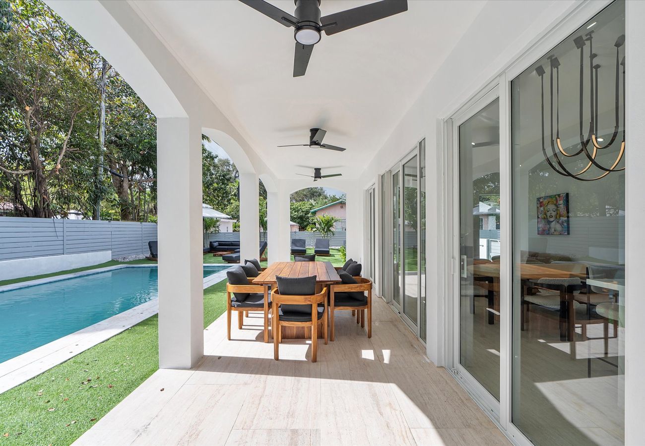 House in Miami - UPSCALE VACATION HOUSE IN HEART OF DESIGN DISTRICT