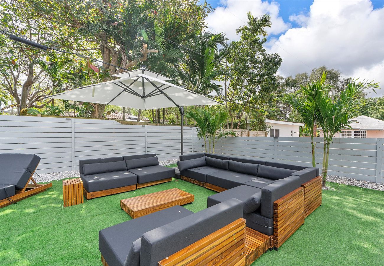 House in Miami - UPSCALE VACATION HOUSE IN HEART OF DESIGN DISTRICT