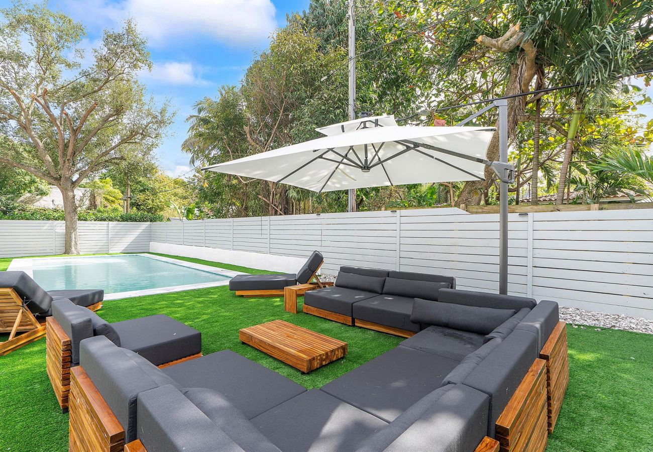 House in Miami - UPSCALE VACATION HOUSE IN HEART OF DESIGN DISTRICT