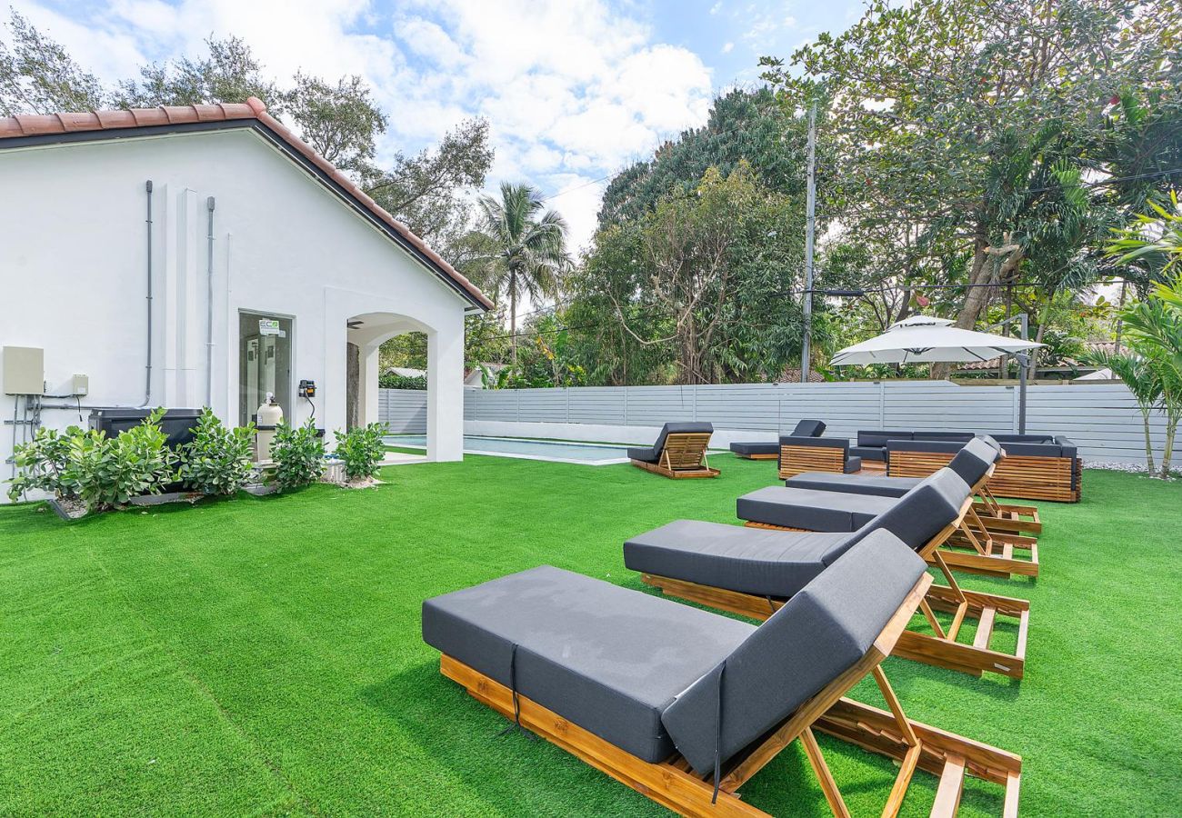 House in Miami - UPSCALE VACATION HOUSE IN HEART OF DESIGN DISTRICT