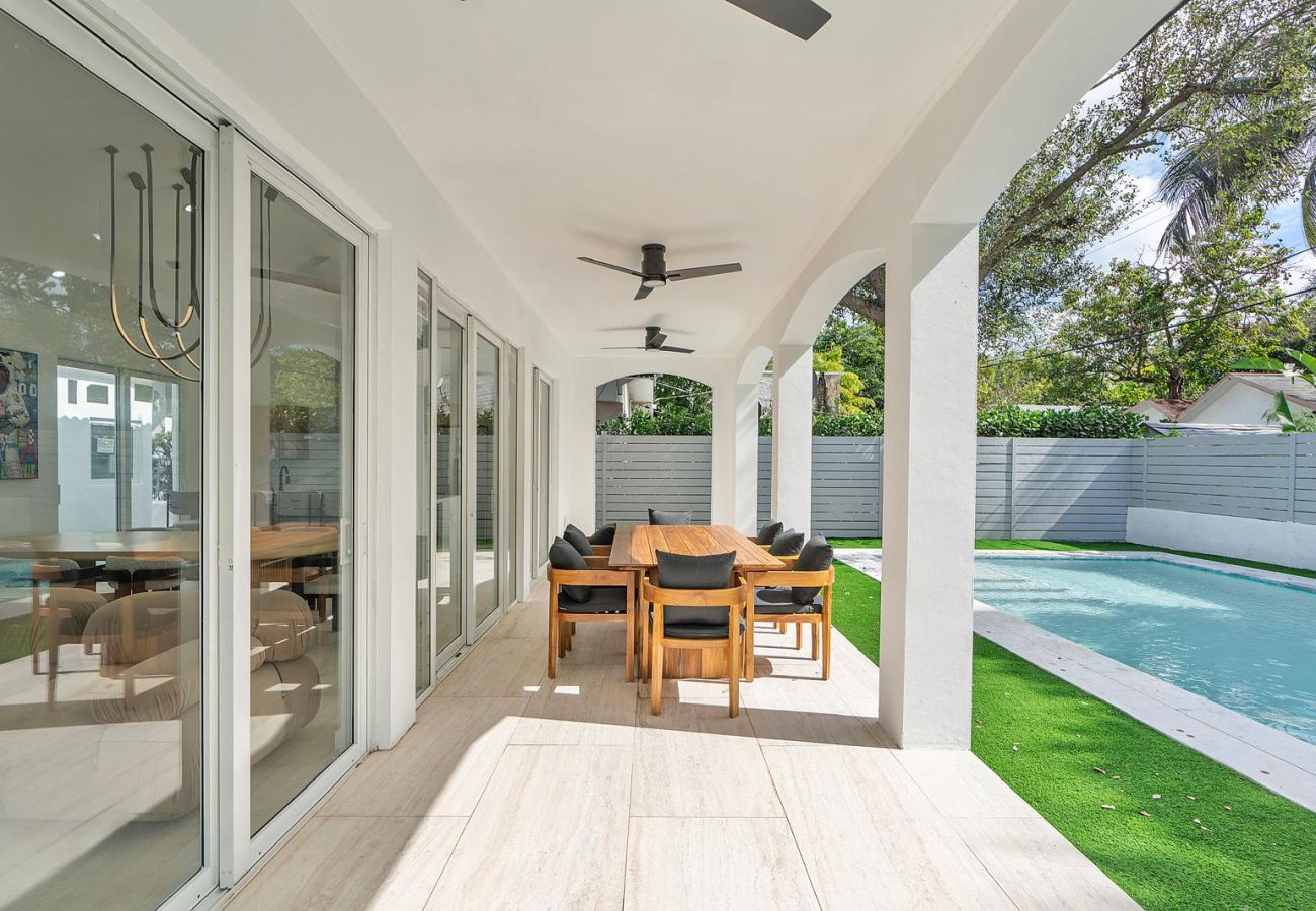 House in Miami - UPSCALE VACATION HOUSE IN HEART OF DESIGN DISTRICT