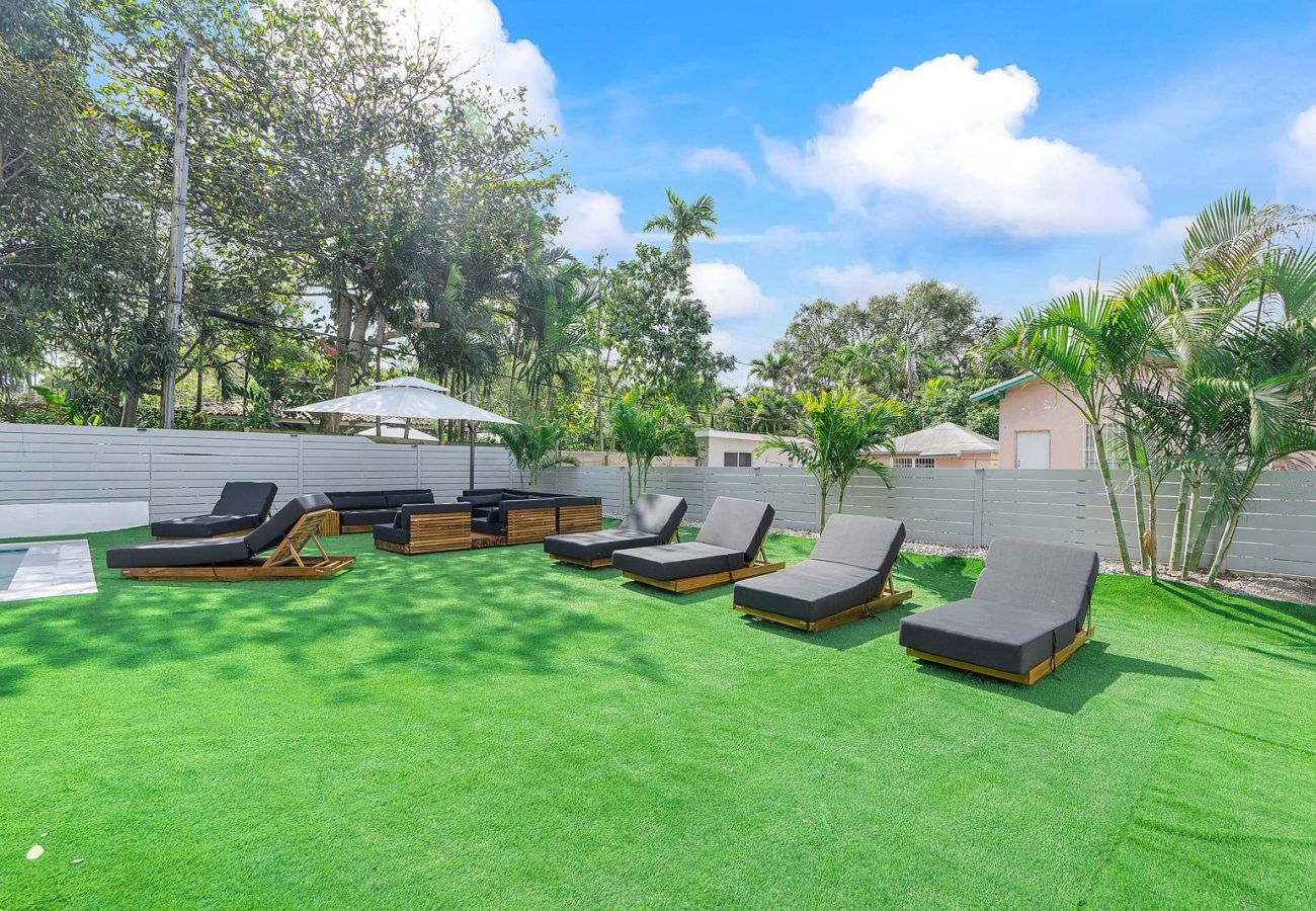 House in Miami - UPSCALE VACATION HOUSE IN HEART OF DESIGN DISTRICT