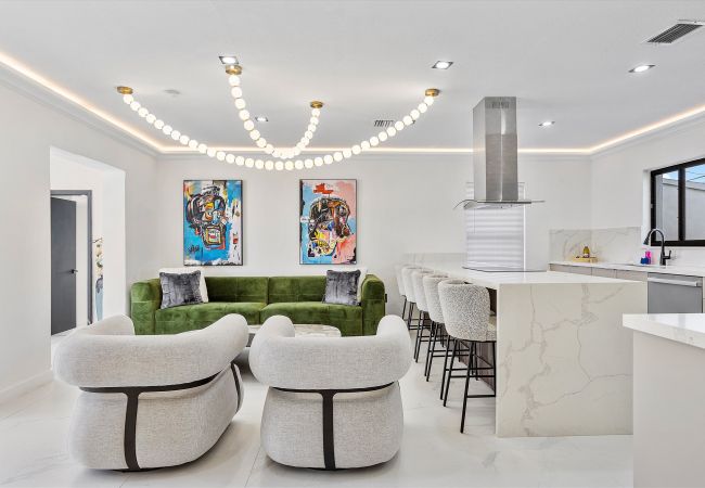 House in Coral Gables - Cozy & Modern Coral Gables Holiday Oasis W pool House in Coral Gables - Cozy & Modern Coral Gables Holiday Oasis W pool