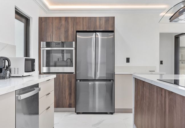 House in Coral Gables - Cozy & Modern Coral Gables Holiday Oasis W pool House in Coral Gables - Cozy & Modern Coral Gables Holiday Oasis W pool