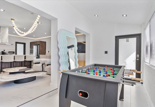 House in Coral Gables - Cozy & Modern Coral Gables Holiday Oasis W pool House in Coral Gables - Cozy & Modern Coral Gables Holiday Oasis W pool