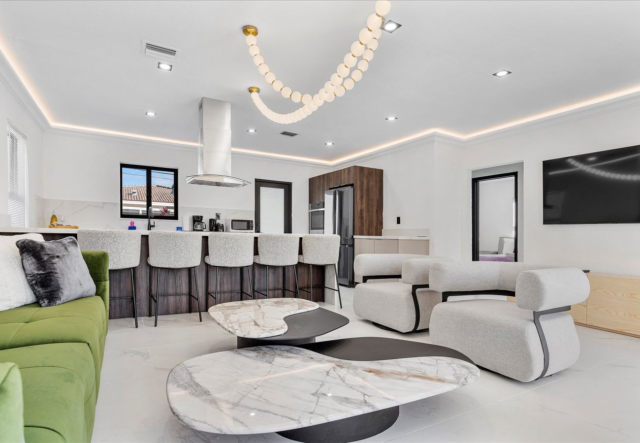 House in Coral Gables - Cozy & Modern Coral Gables Holiday Oasis W pool