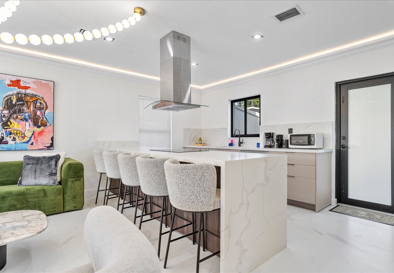 House in Coral Gables - Cozy & Modern Coral Gables Holiday Oasis W pool