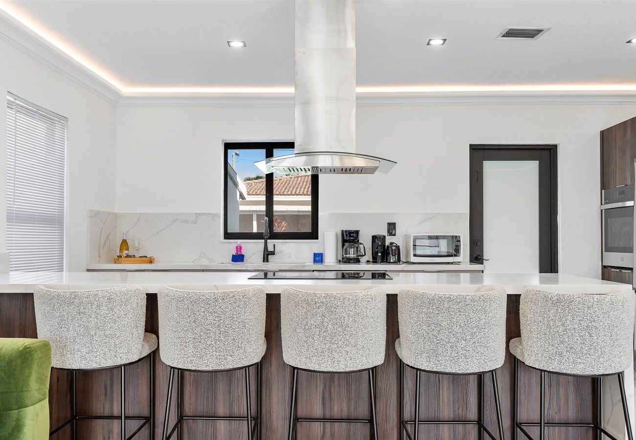 House in Coral Gables - Cozy & Modern Coral Gables Holiday Oasis W pool