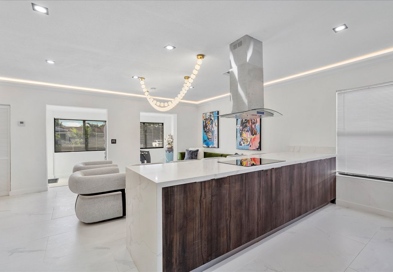 House in Coral Gables - Cozy & Modern Coral Gables Holiday Oasis W pool
