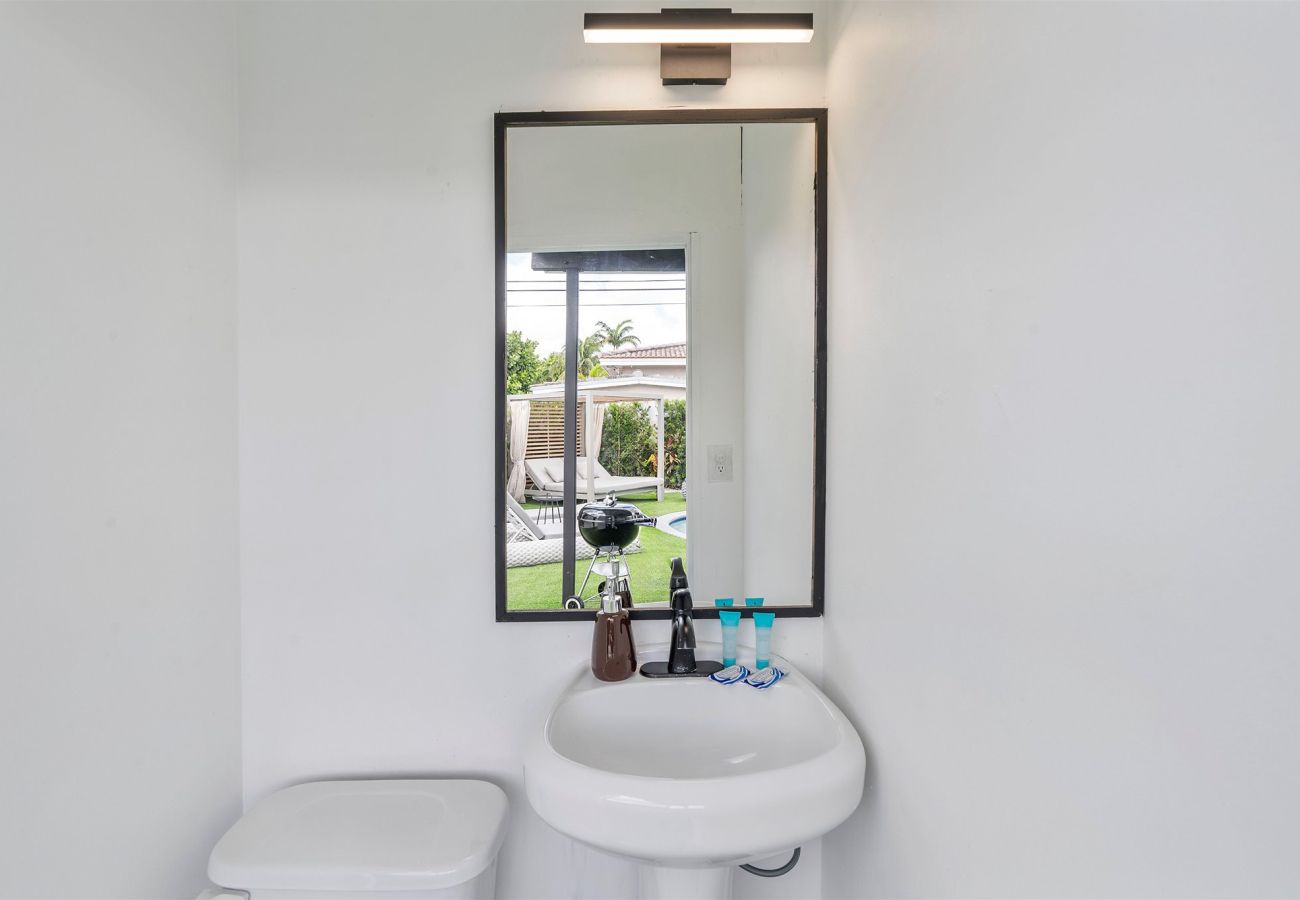 House in Coral Gables - Cozy & Modern Coral Gables Holiday Oasis W pool