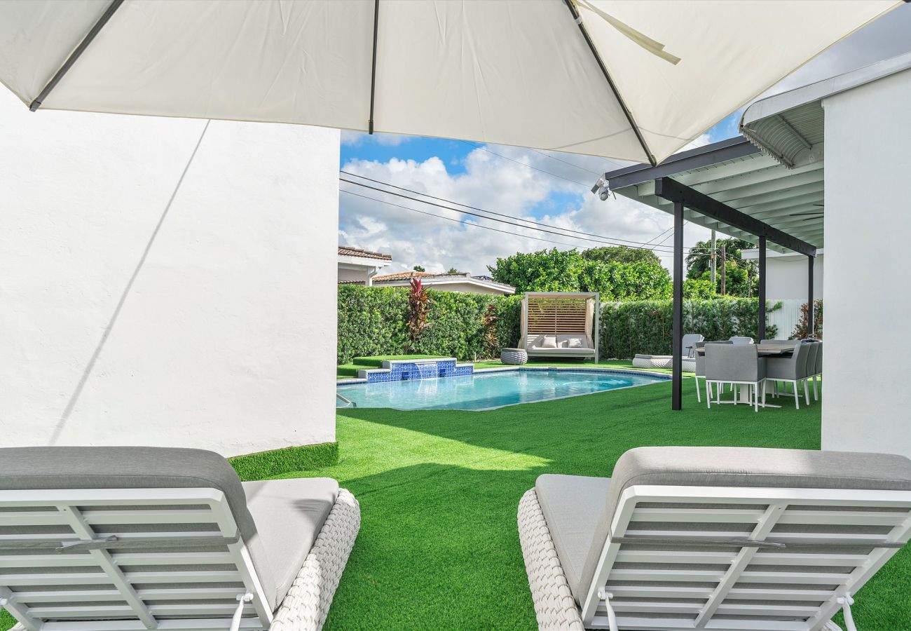House in Coral Gables - Cozy & Modern Coral Gables Holiday Oasis W pool