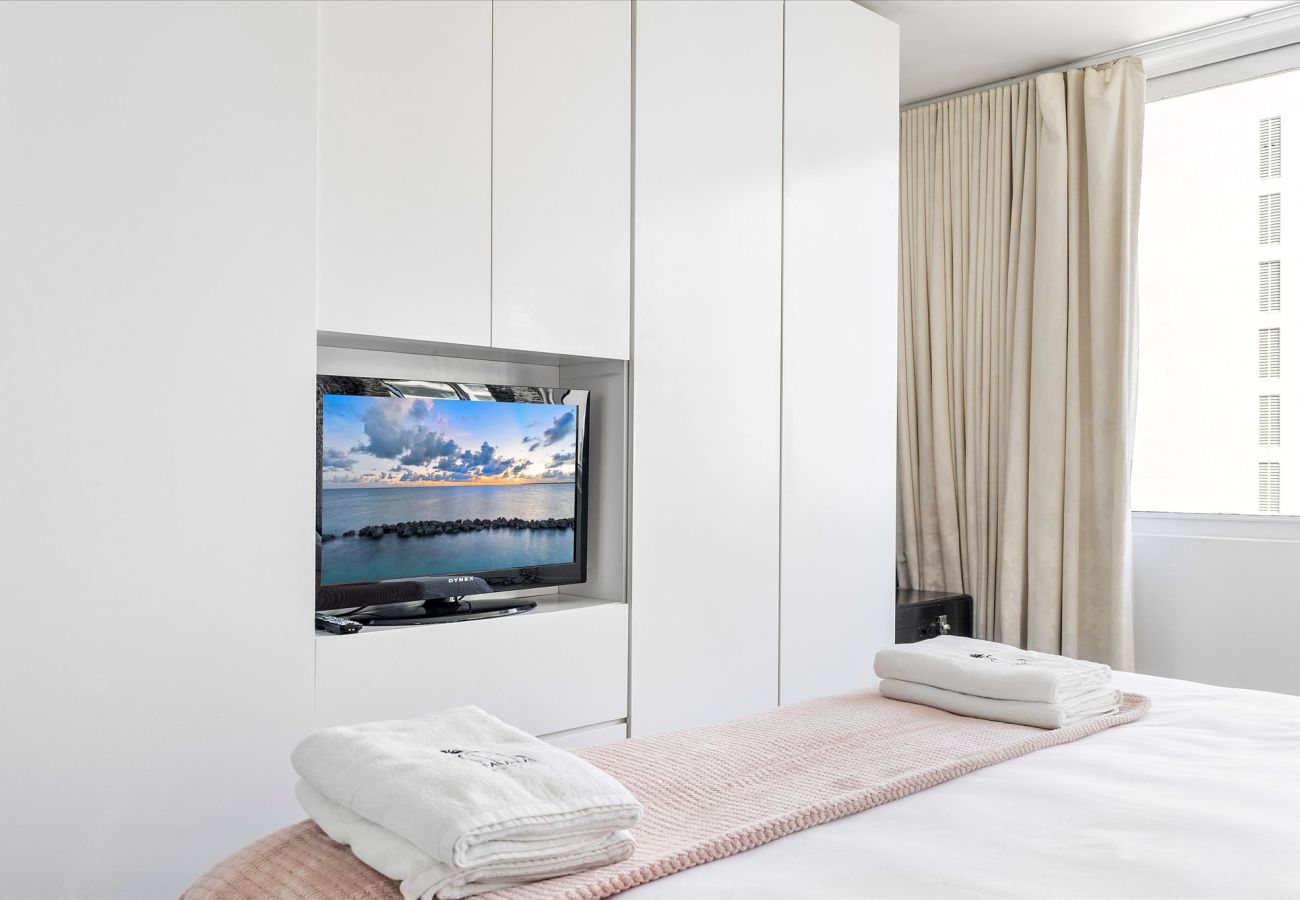 Apartment in Miami Beach - Cool & comfortable Hotel style 1BR apt South Beach