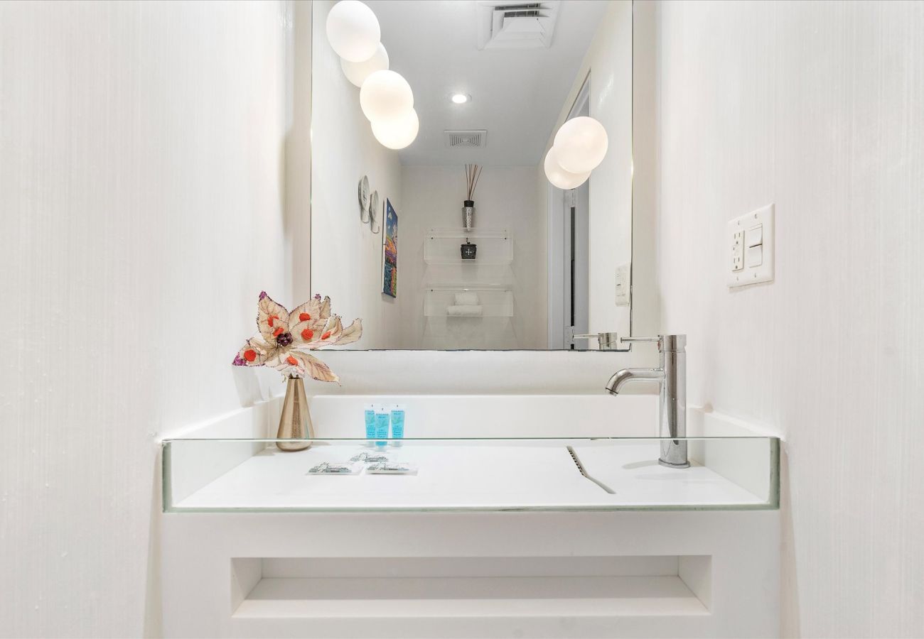 Apartment in Miami Beach - Cool & comfortable Hotel style 1BR apt South Beach