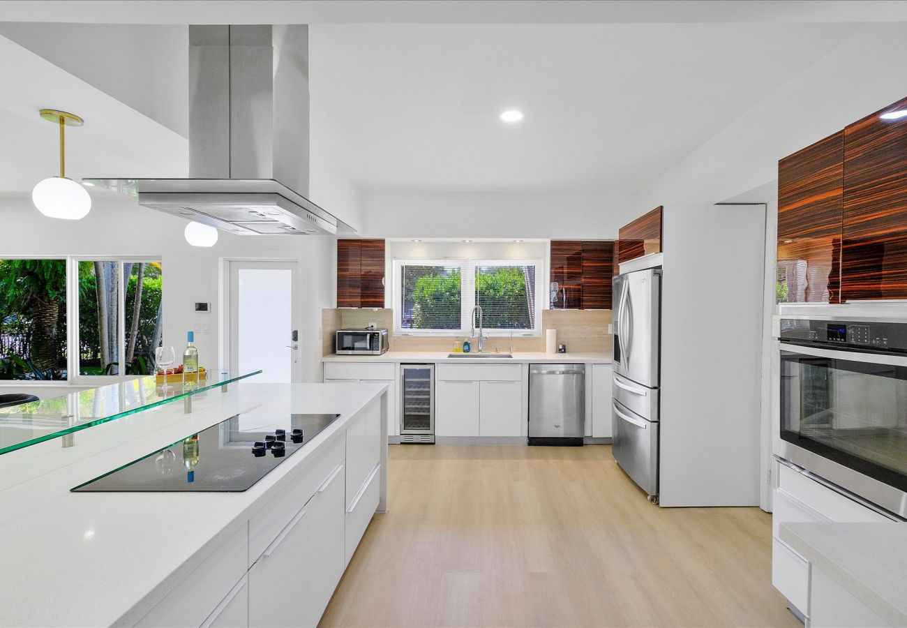 House in Miami - 6br Glamorous oasis Villa W Pool & Beach Volleybal