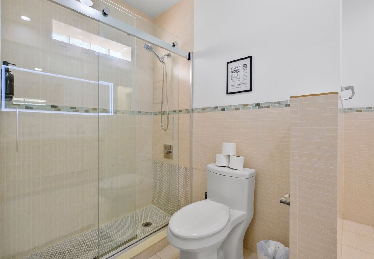 House in Miami - 6br Glamorous oasis Villa W Pool & Beach Volleybal