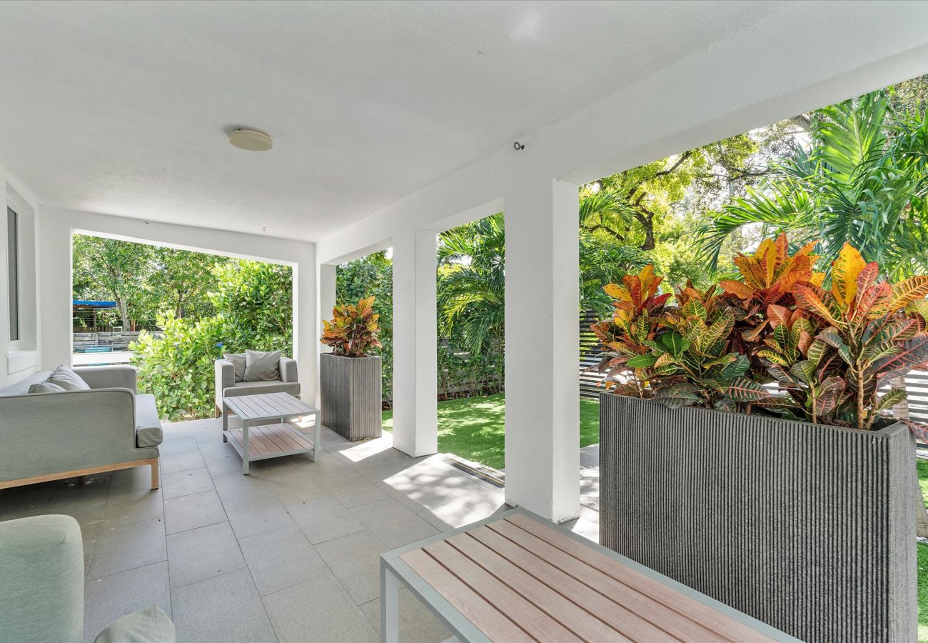 House in Miami - Divine House in Design District W Pool