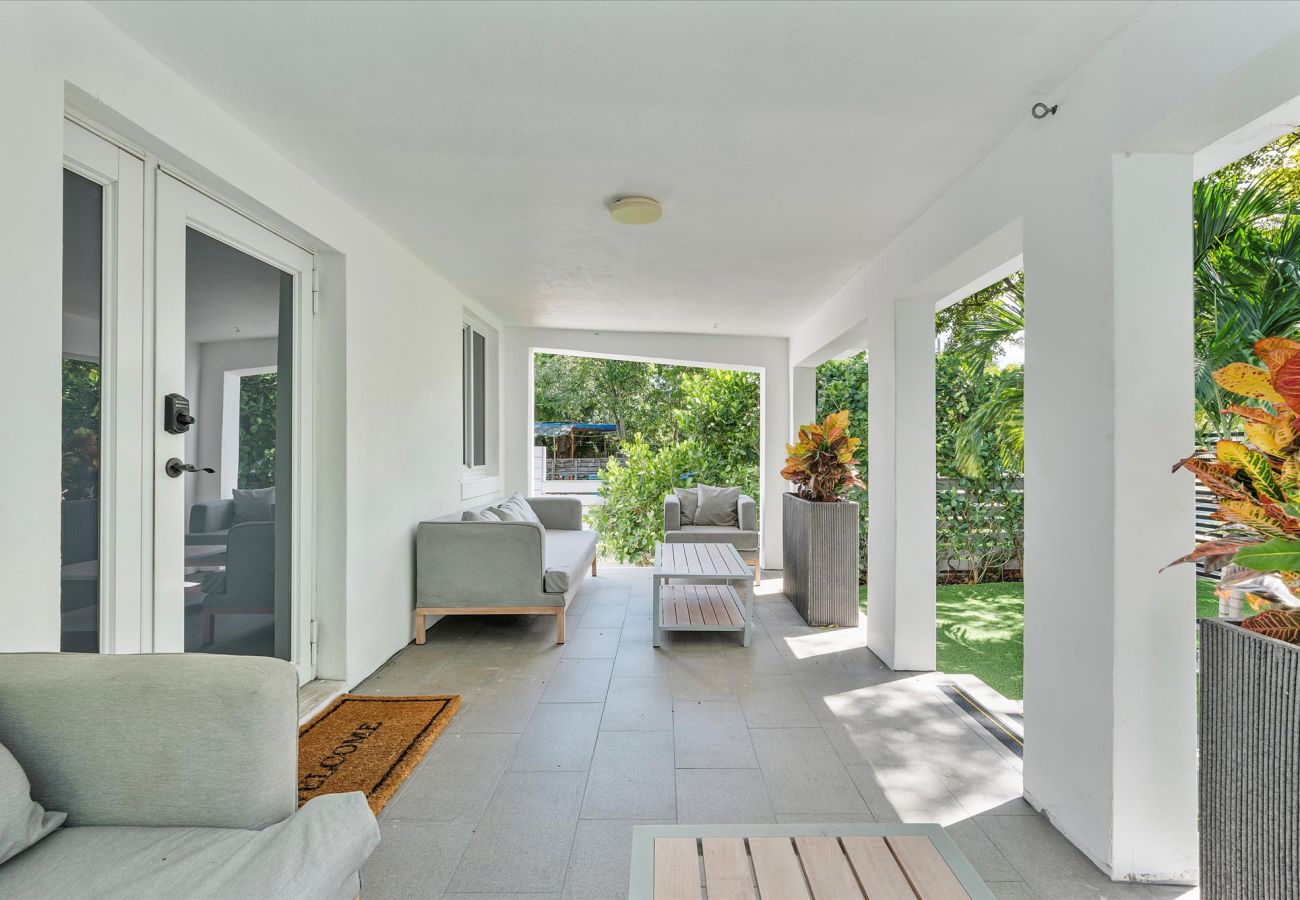 House in Miami - Divine House in Design District W Pool
