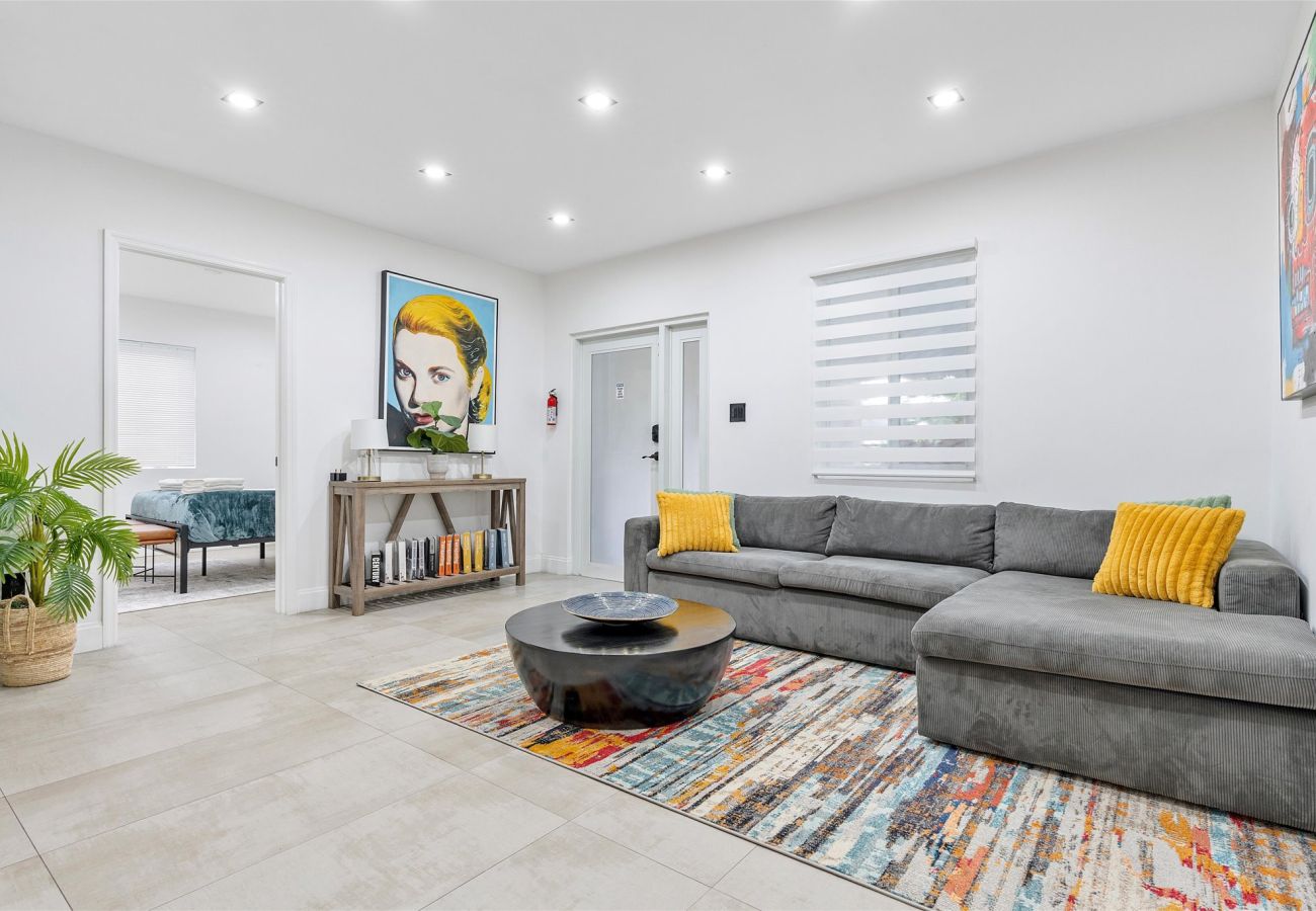 House in Miami - Divine House in Design District W Pool