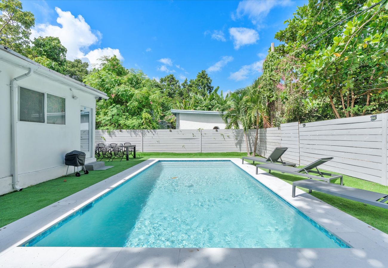 House in Miami - Divine House in Design District W Pool