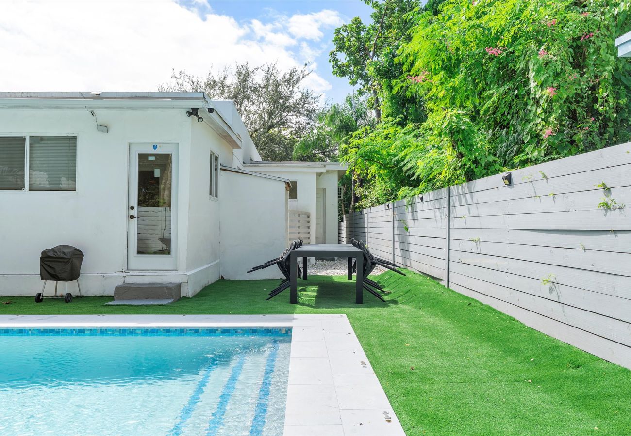 House in Miami - Divine House in Design District W Pool