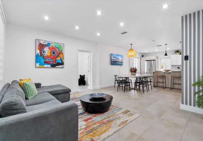 House in Miami - Divine Miami Vacation Home W large pool