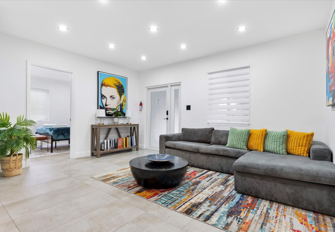 House in Miami - Divine Miami Vacation Home W large pool