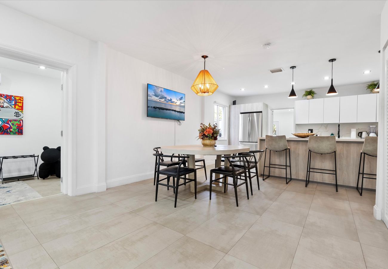 House in Miami - Divine Miami Vacation Home W large pool