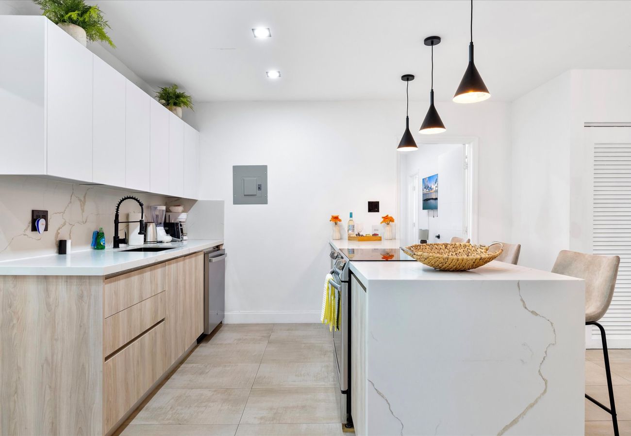 House in Miami - Divine Miami Vacation Home W large pool