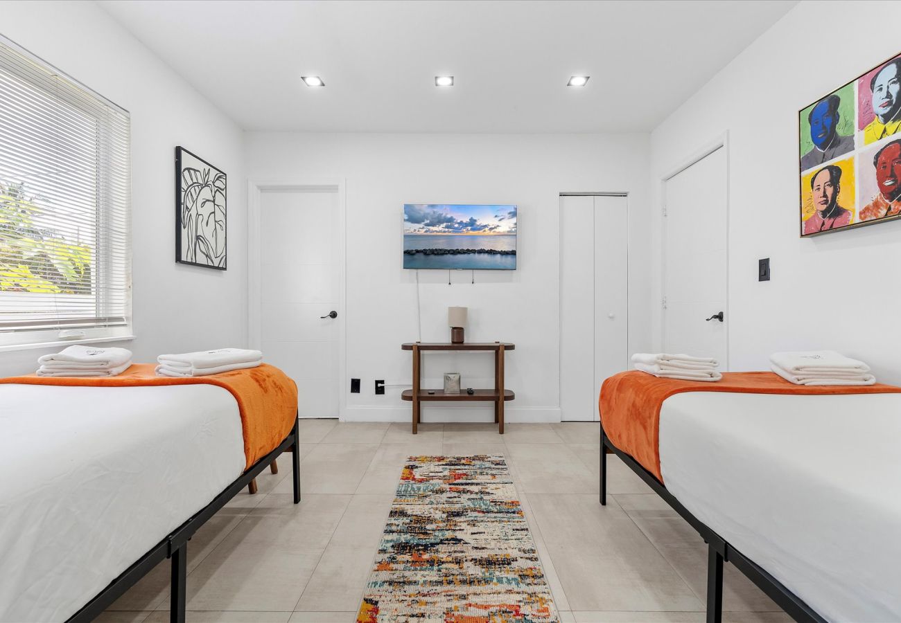 House in Miami - Divine Miami Vacation Home W large pool