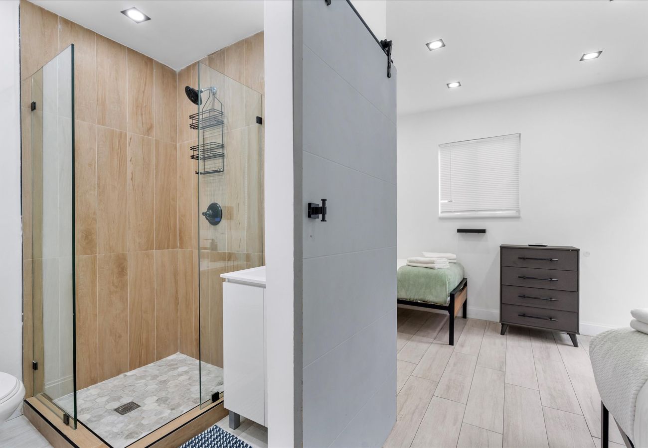 House in Miami - Divine Miami Vacation Home W large pool