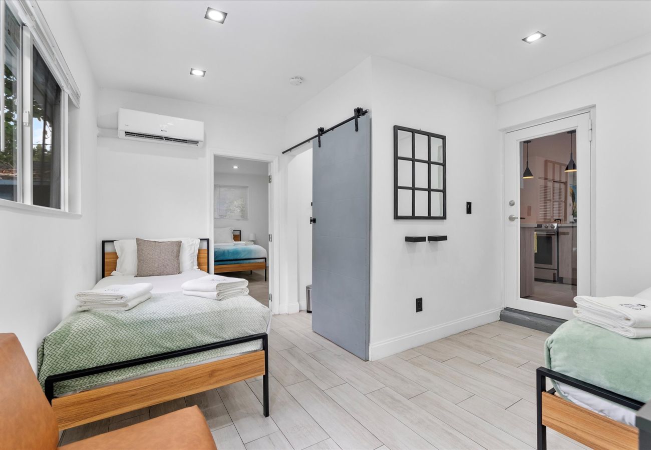 House in Miami - Divine Miami Vacation Home W large pool