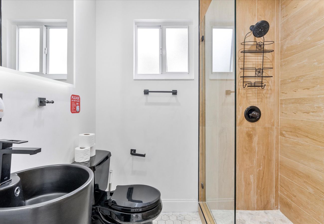 House in Miami - Divine Miami Vacation Home W large pool