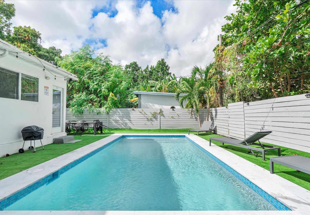 House in Miami - Divine Miami Vacation Home W large pool
